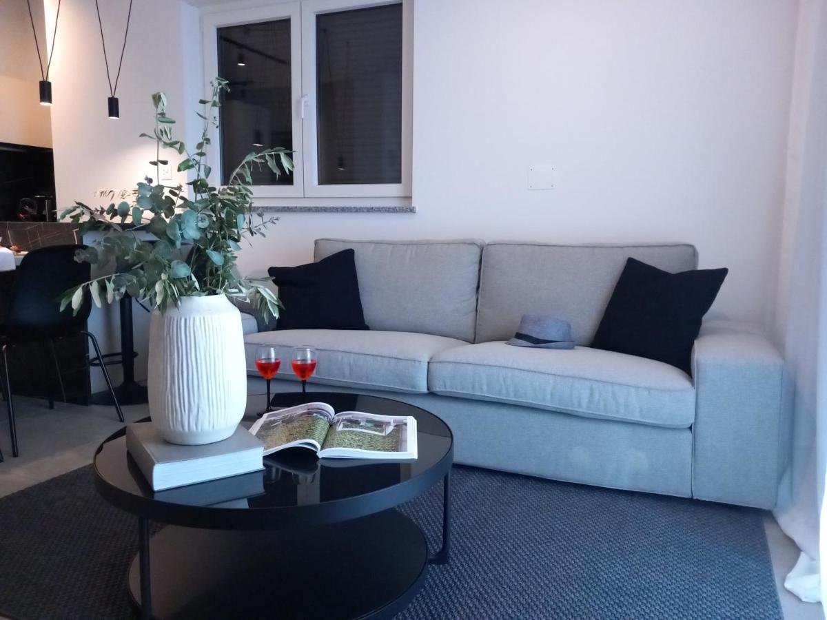 Appartement Urban à Pula Extérieur photo